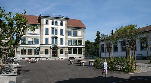 Schulhaus Dachslern